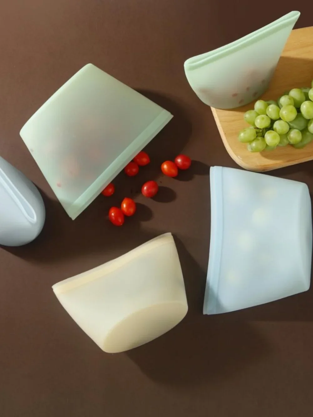PandaEar 4 Pack Reusable Silicone Food Storage Bags, Leakproof Stand-Up Freezer